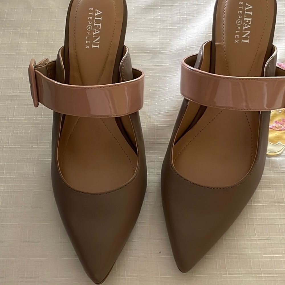 sold✨Alfani nude and pink heels